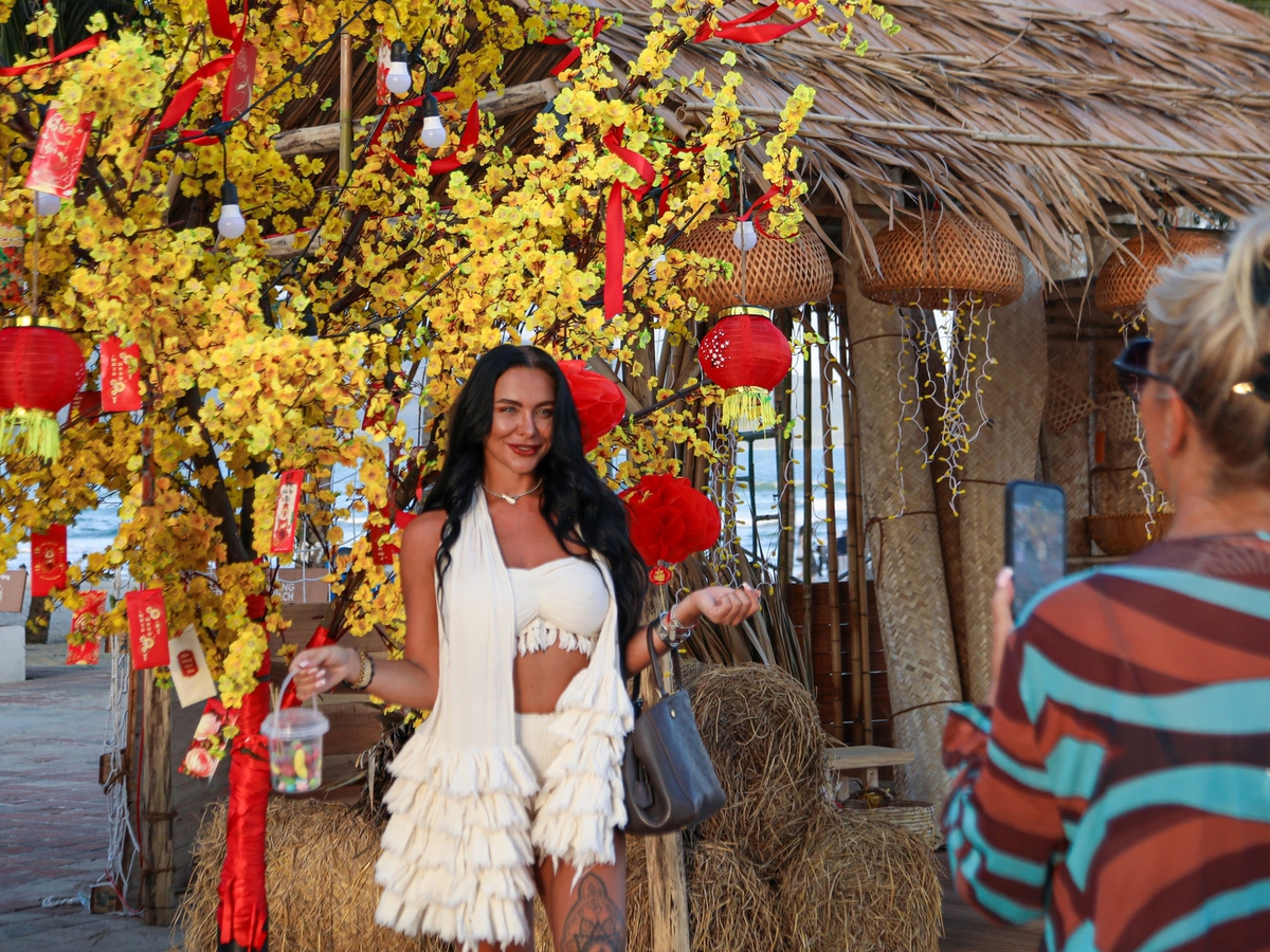 Overcharging foreigners: A habit Vietnam must leave behind