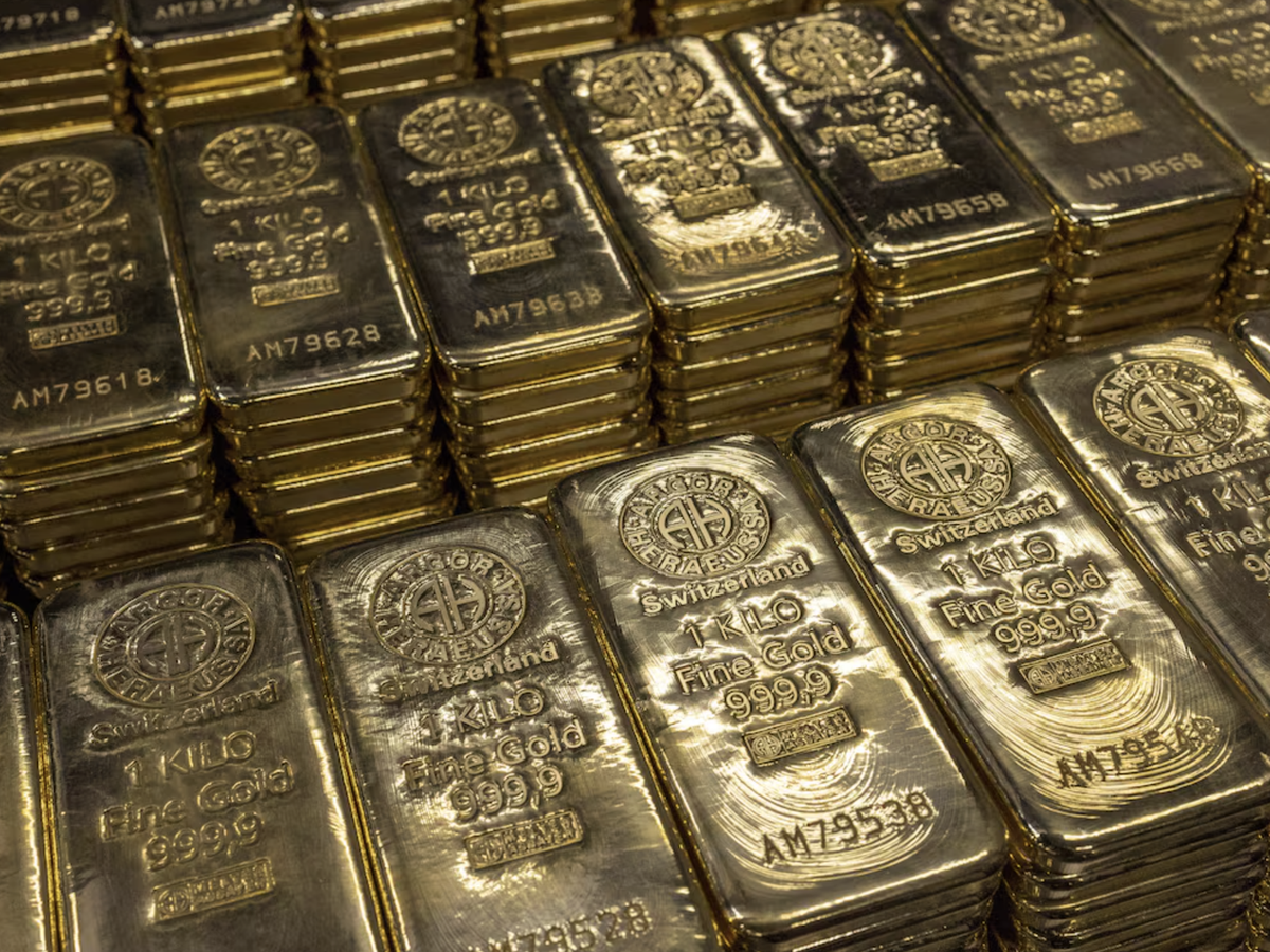 Gold and silver rise from near one-week lows on bargain-hunting