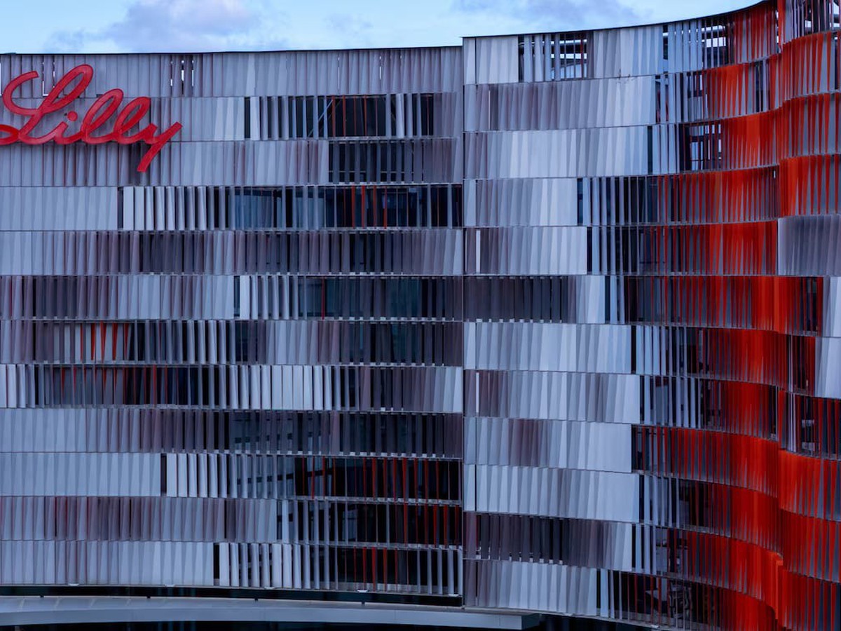 Eli Lilly builds $1.5 billion stockpile of weight-loss pill ahead of FDA decision