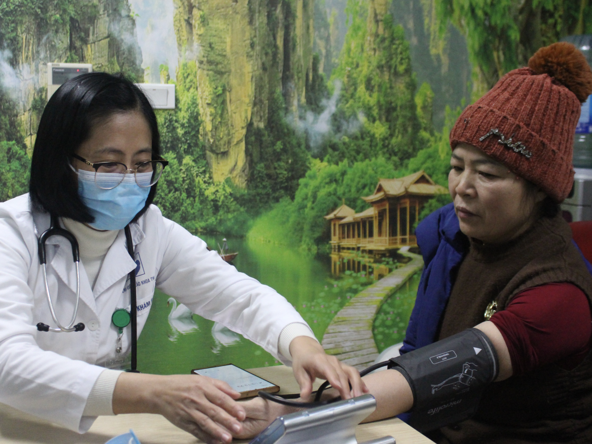 Vietnam health ministry plans free annual health check-ups for seniors, chronic patients