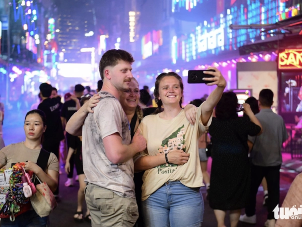 What should Ho Chi Minh City sell after 6:00 pm to unlock nighttime economy?