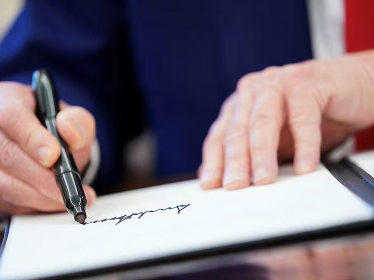 Trump signature to appear on US currency, ending 165-year tradition