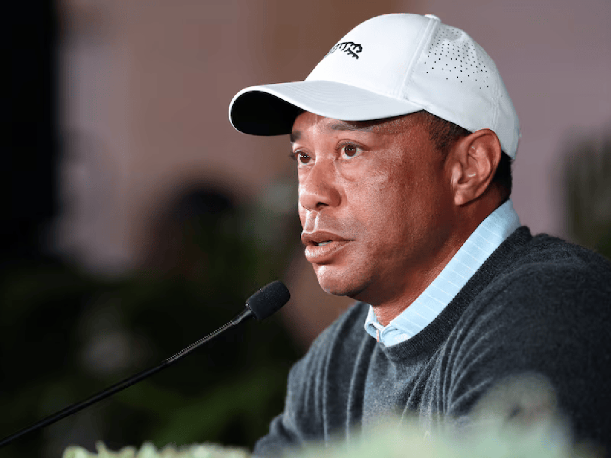 Tiger Woods arrested on DUI charge after Florida car crash
