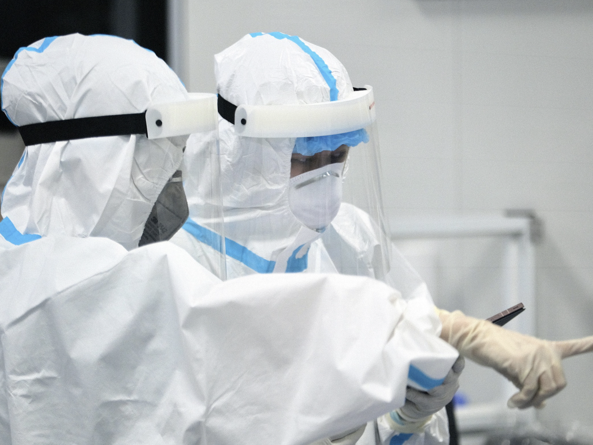 Vietnam health ministry advises public not to panic about new COVID-19 variant