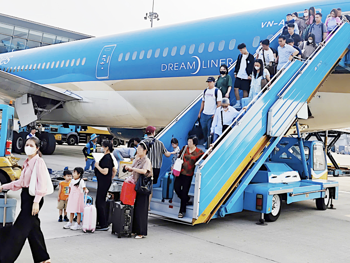 Vietnamese airlines struggle to minimize losses amid higher jet fuel prices