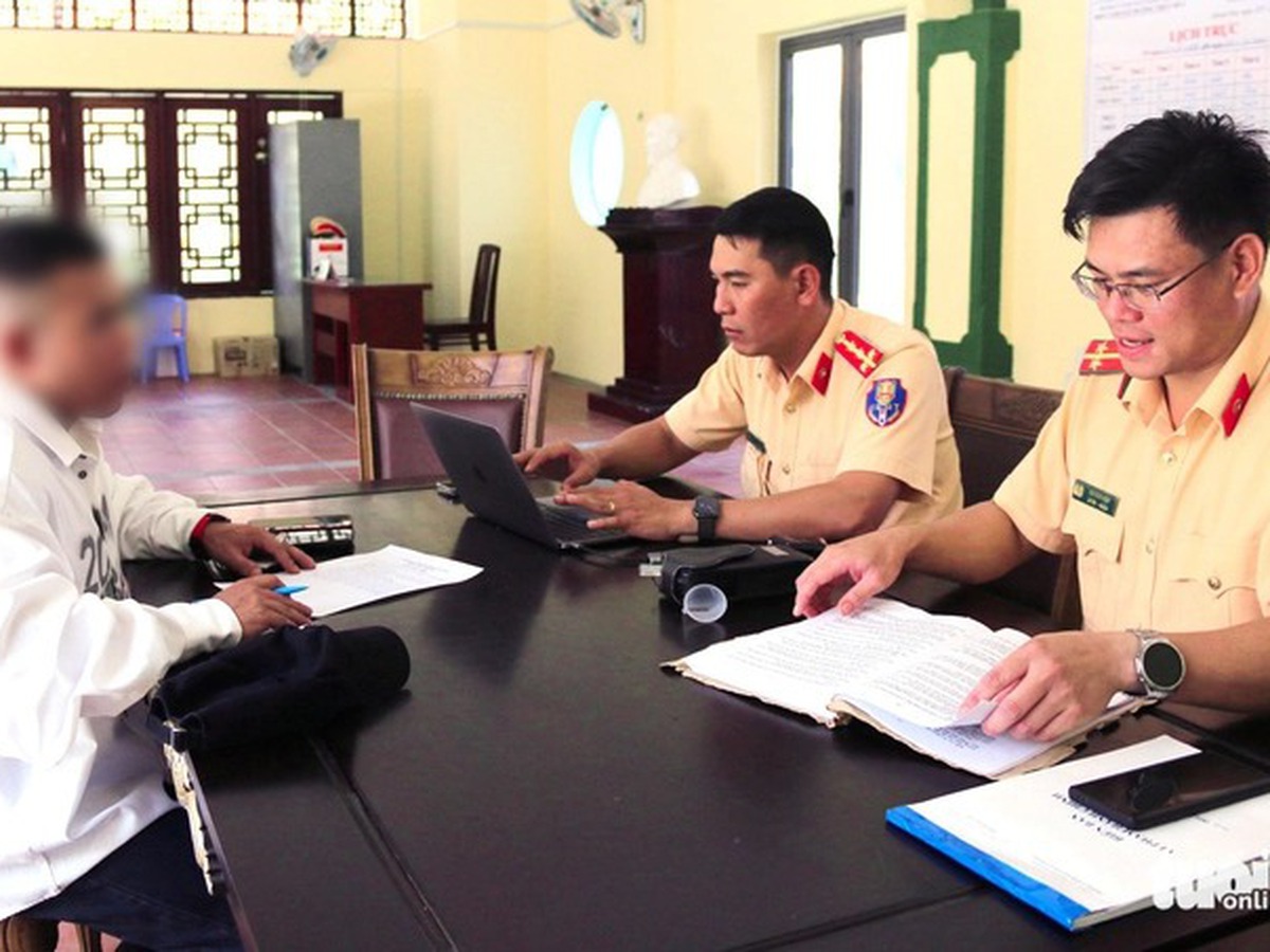 TikToker fined for jet skiing on Nha Trang public beach