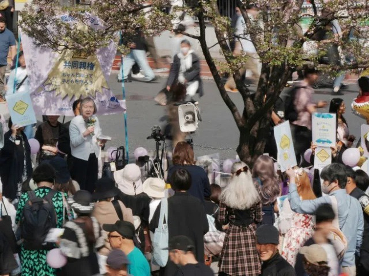 Japan allows joint child custody after divorce