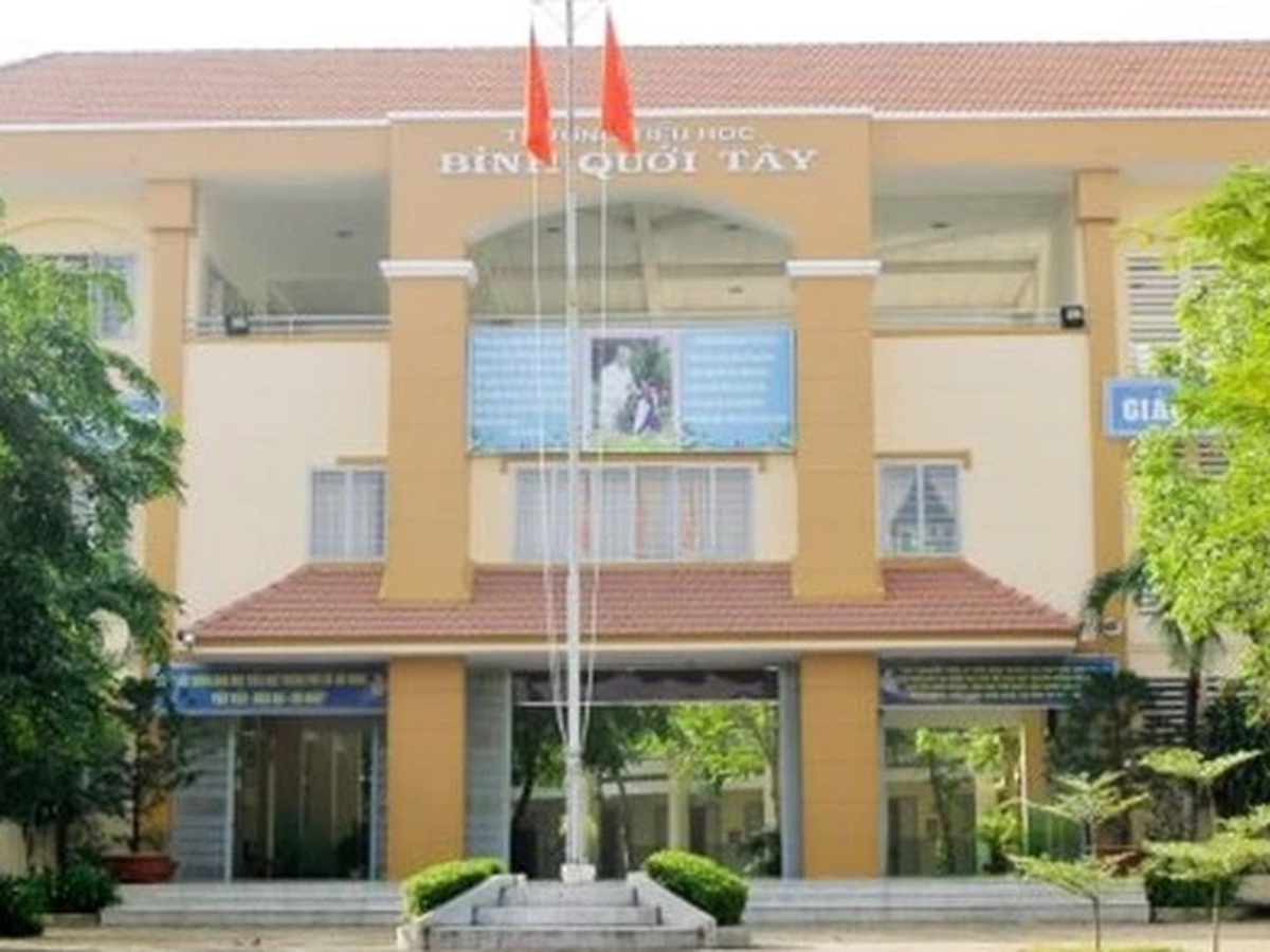 53 elementary school students hospitalized with suspected food poisoning in Ho Chi Minh City