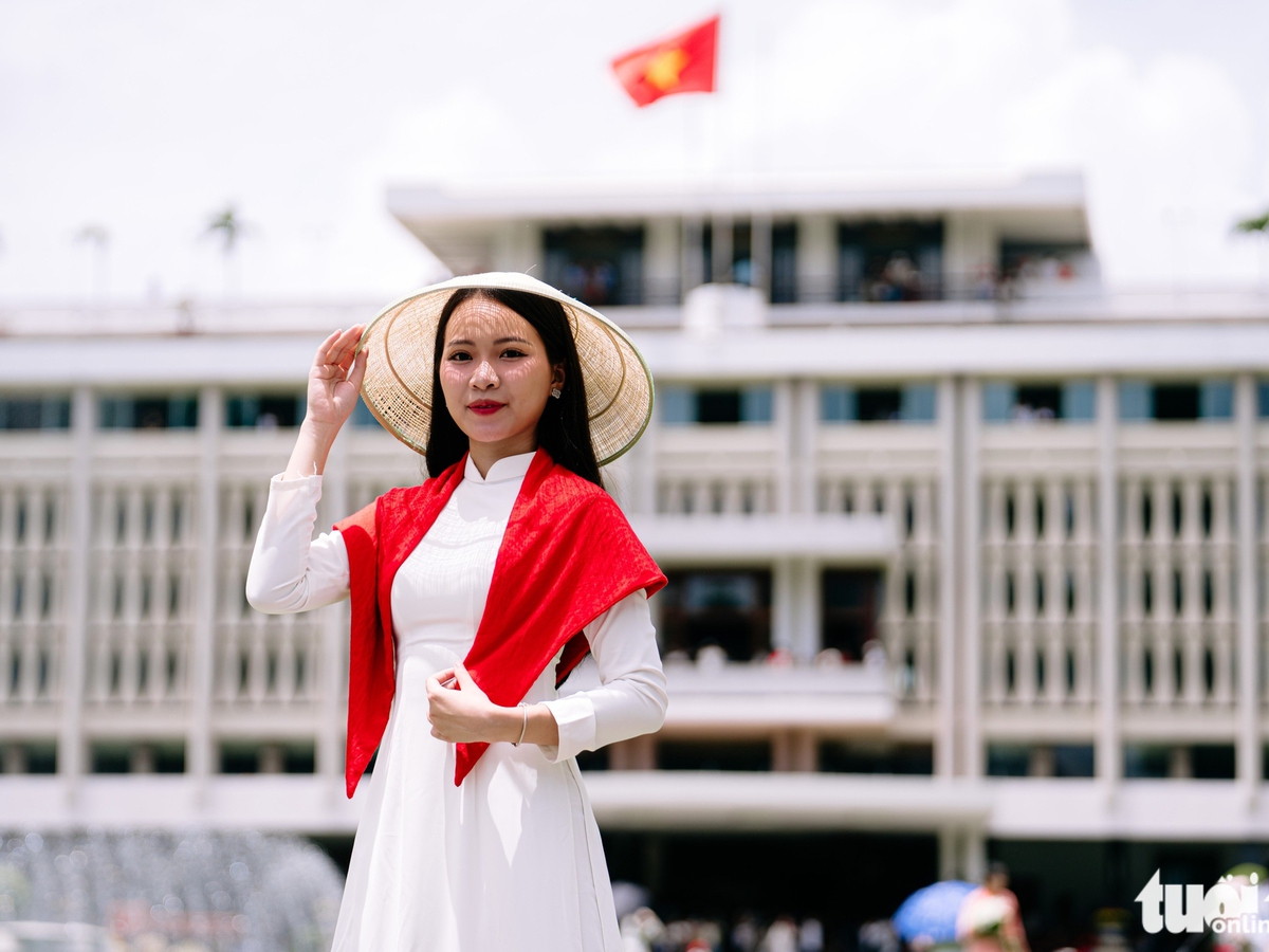 Breakfast @ Tuoi Tre News — April 13