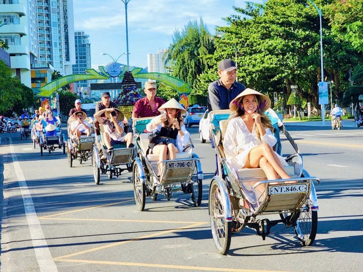 Breakfast @ Tuoi Tre News - April 14