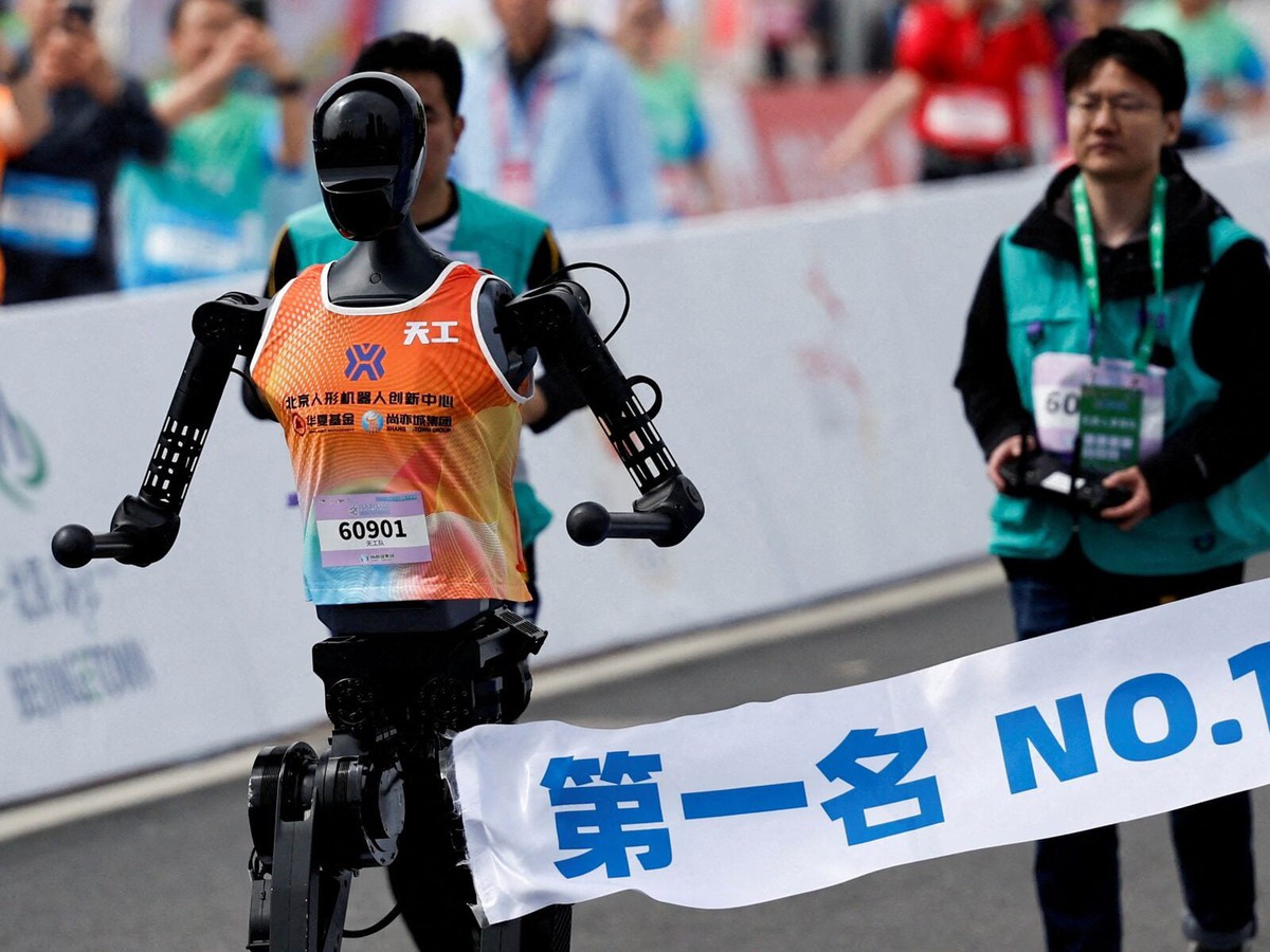 China humanoid robot half-marathon to showcase technical leaps