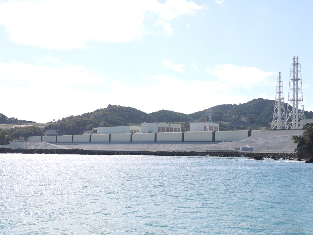 Japan eases rule on nuclear plant antiterror facility deadline