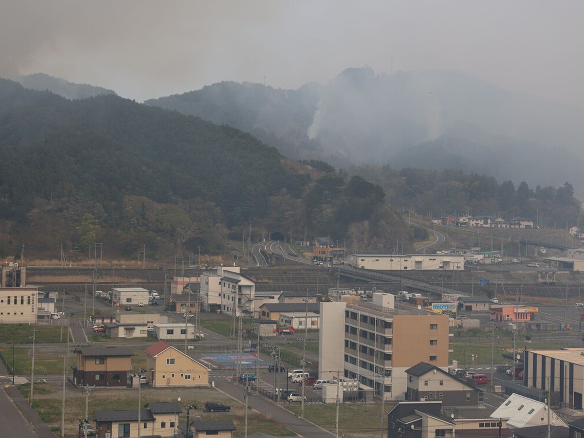 Forest fires continue in northeastern Japan town