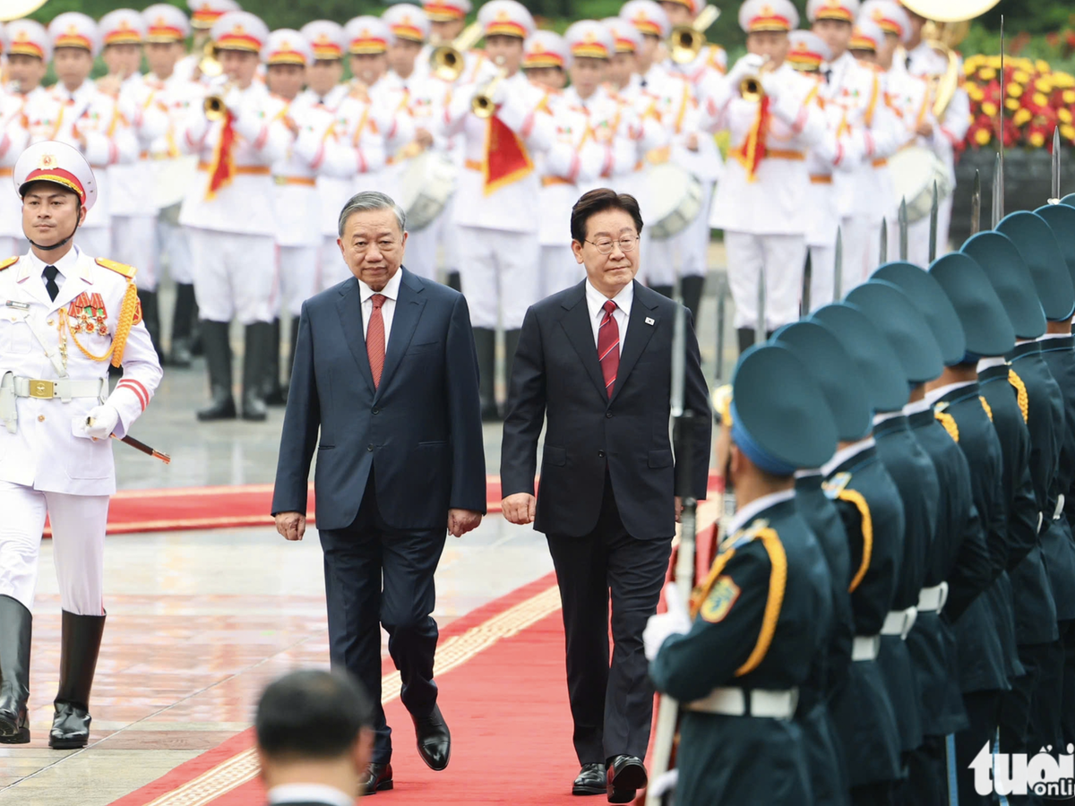 Breakfast @ Tuoi Tre News - April 23