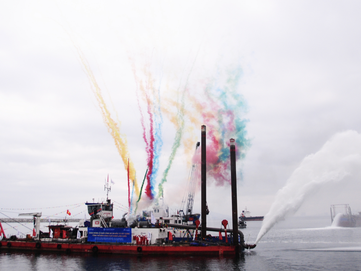 Work starts on $2bn container terminal in Da Nang