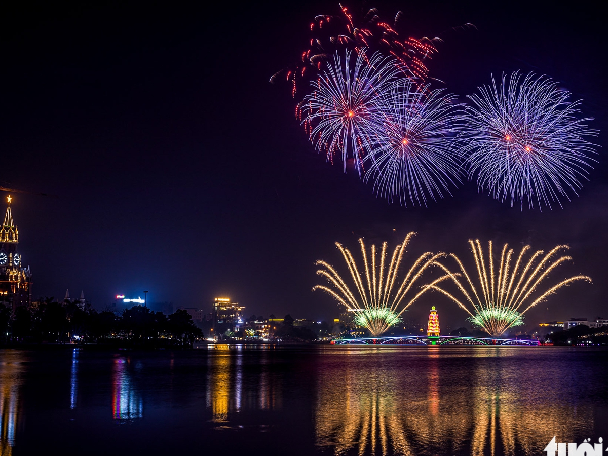 Fireworks light up Vietnam's Phu Tho ahead of Hung Kings' Commemoration Day
