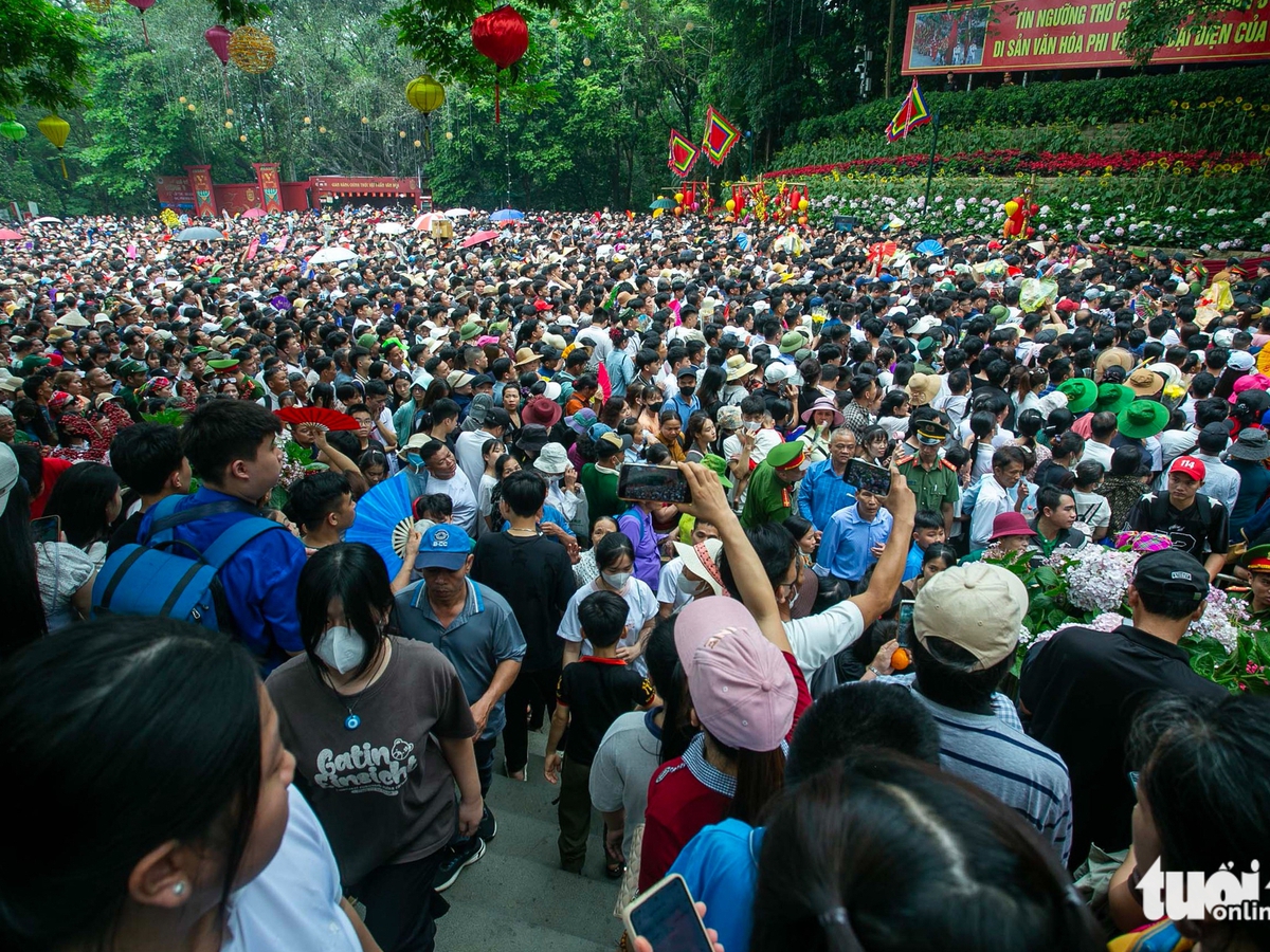 Breakfast @ Tuoi Tre News — April 27