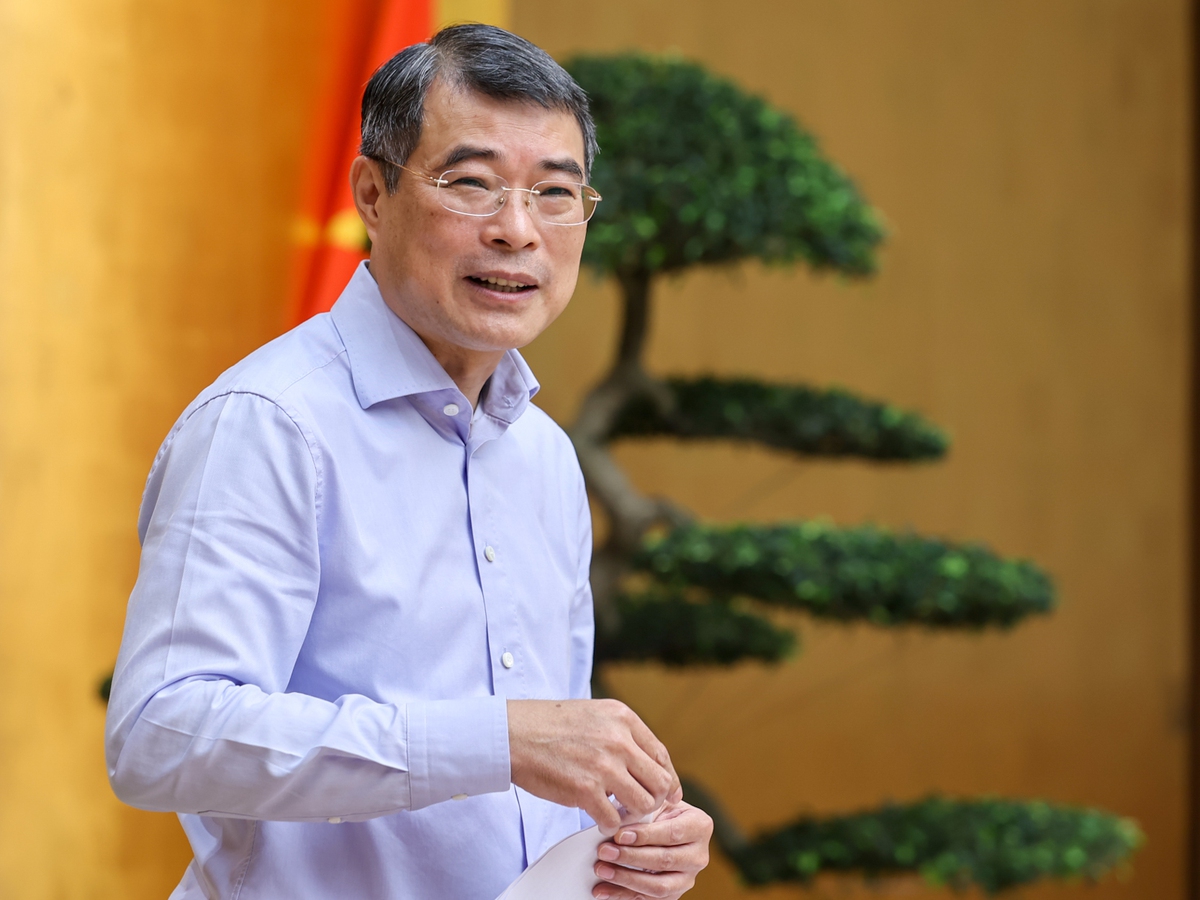 Vietnam PM calls for national tourism to become leading economic sector