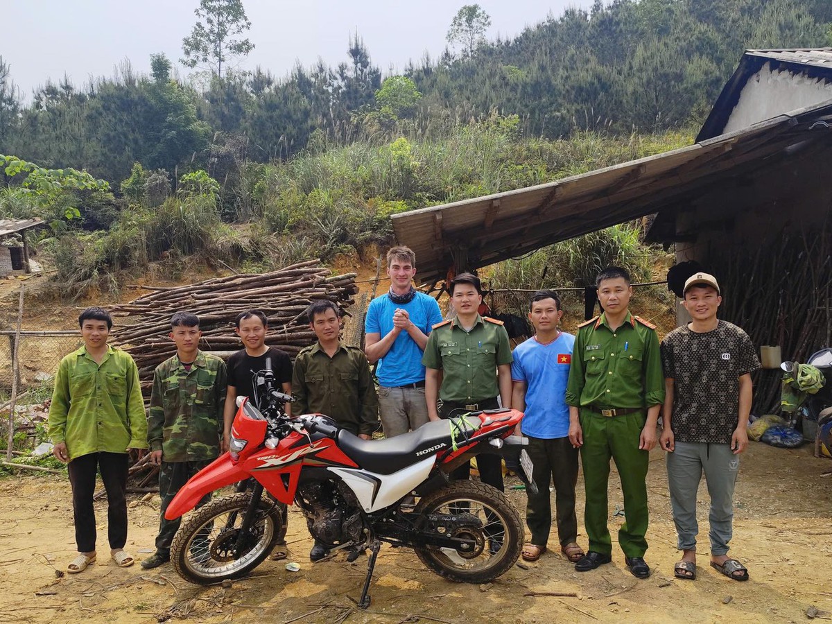 Foreign tourist rescued after getting lost in northern Vietnam forest