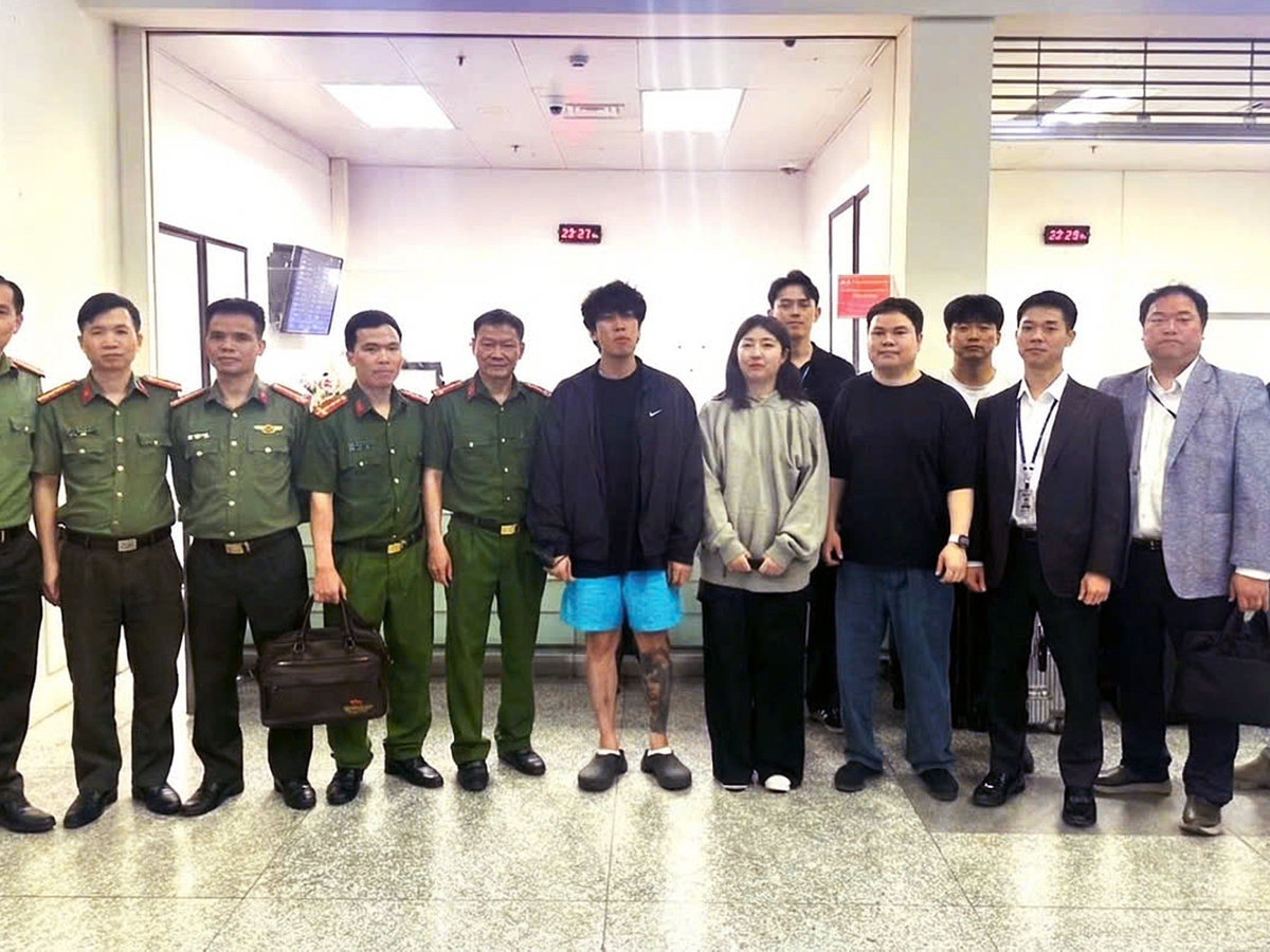 Vietnam hands over 2 Interpol red notice suspects to South Korea