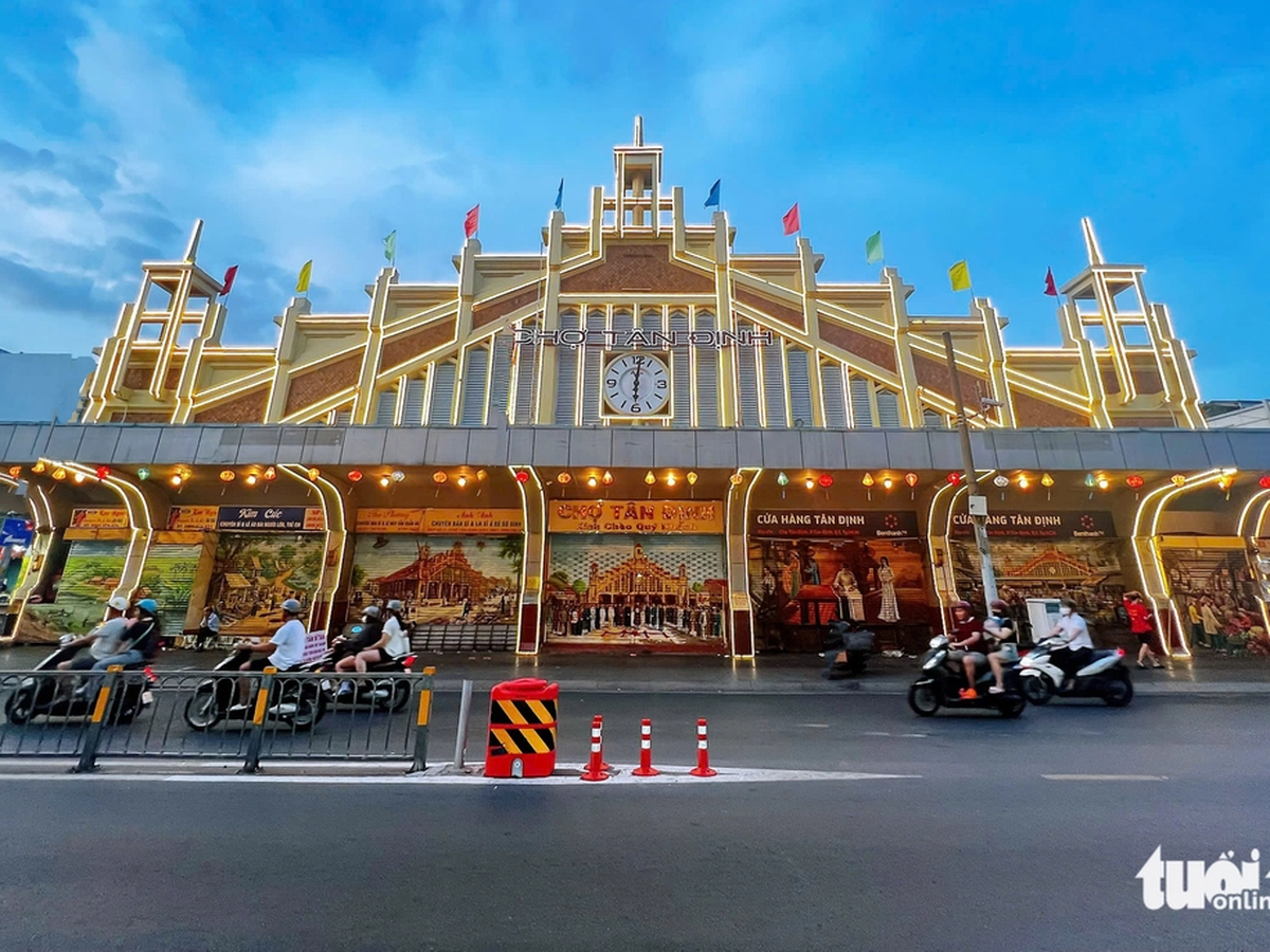 100-year-old Tan Dinh Market in Ho Chi Minh City gets new look with mural paintings