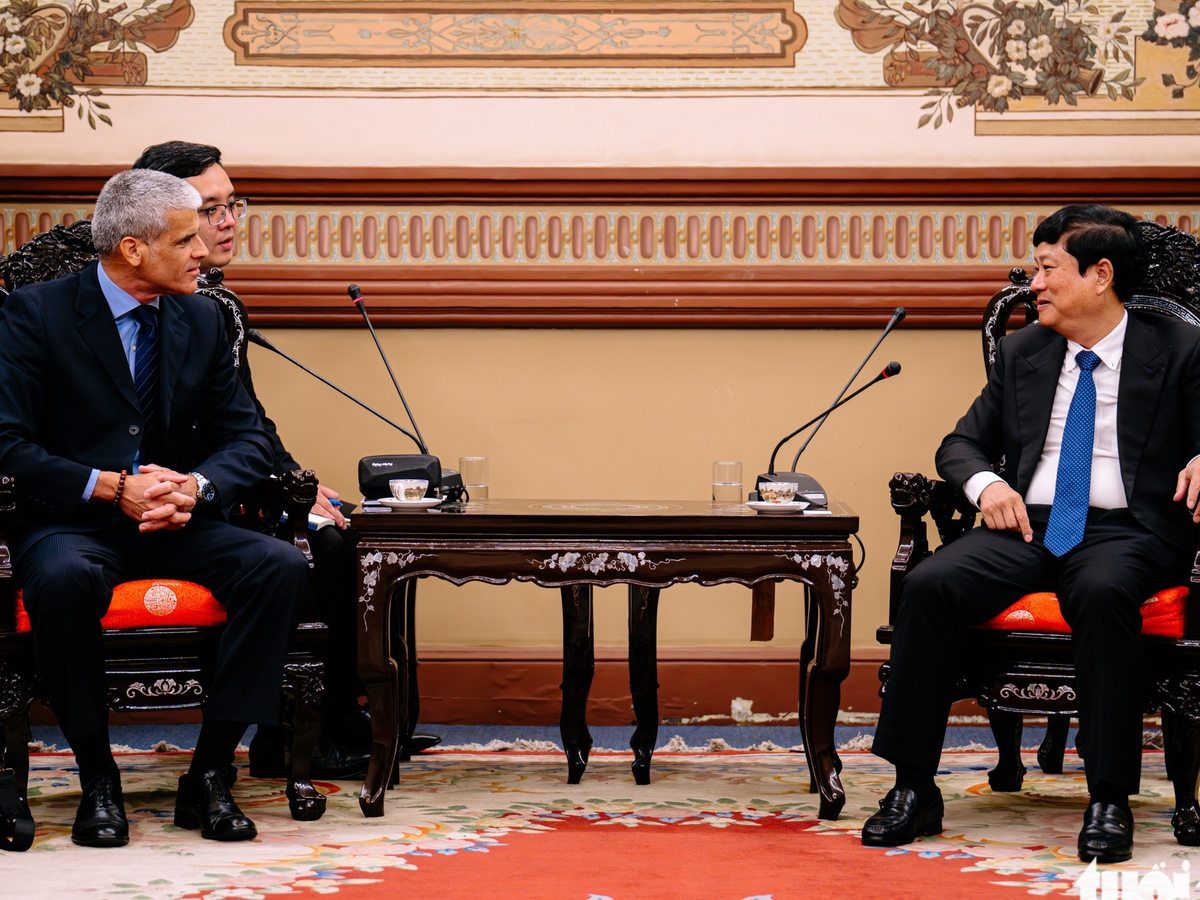 Ho Chi Minh City proposes solar power support for Cuban schools, hospitals