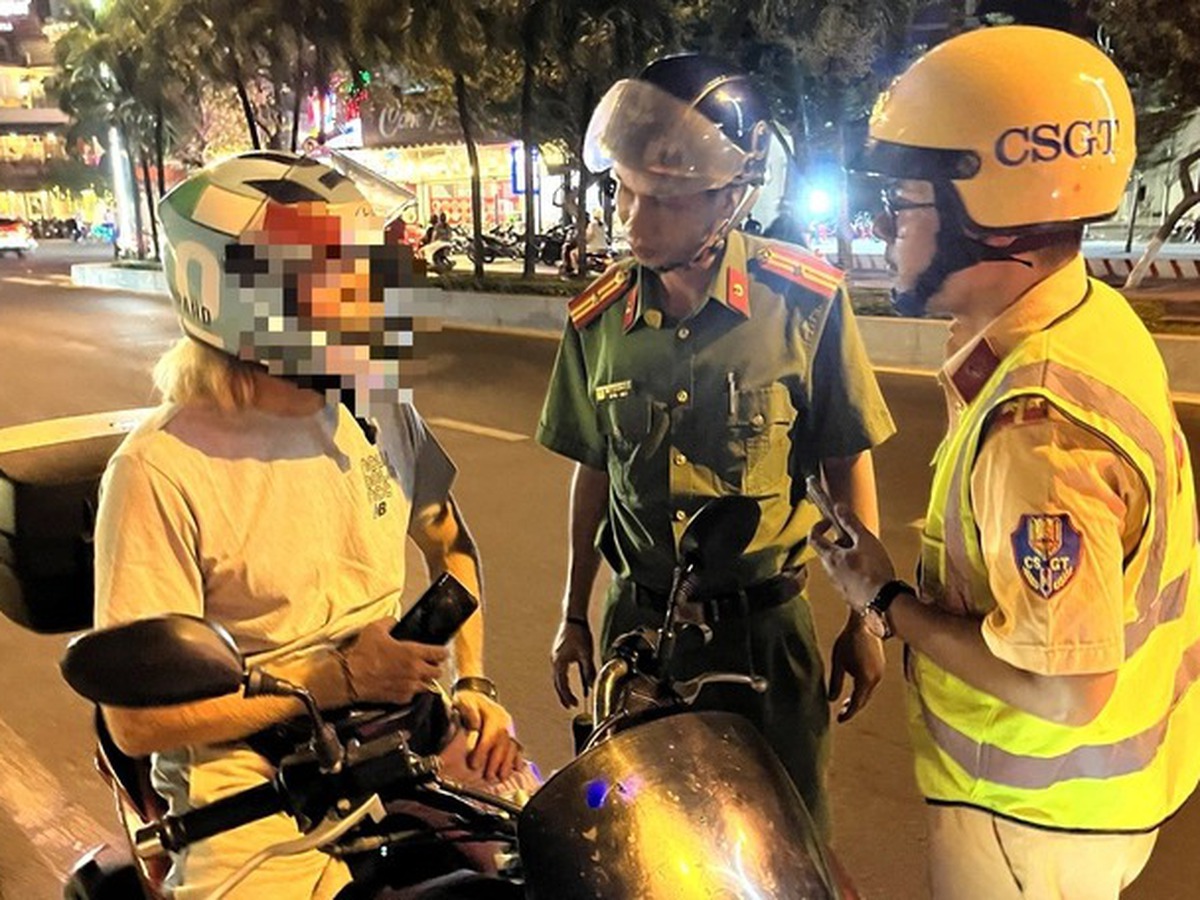 Foreigners caught riding motorbikes without international driving permits in Vietnam’s Khanh Hoa