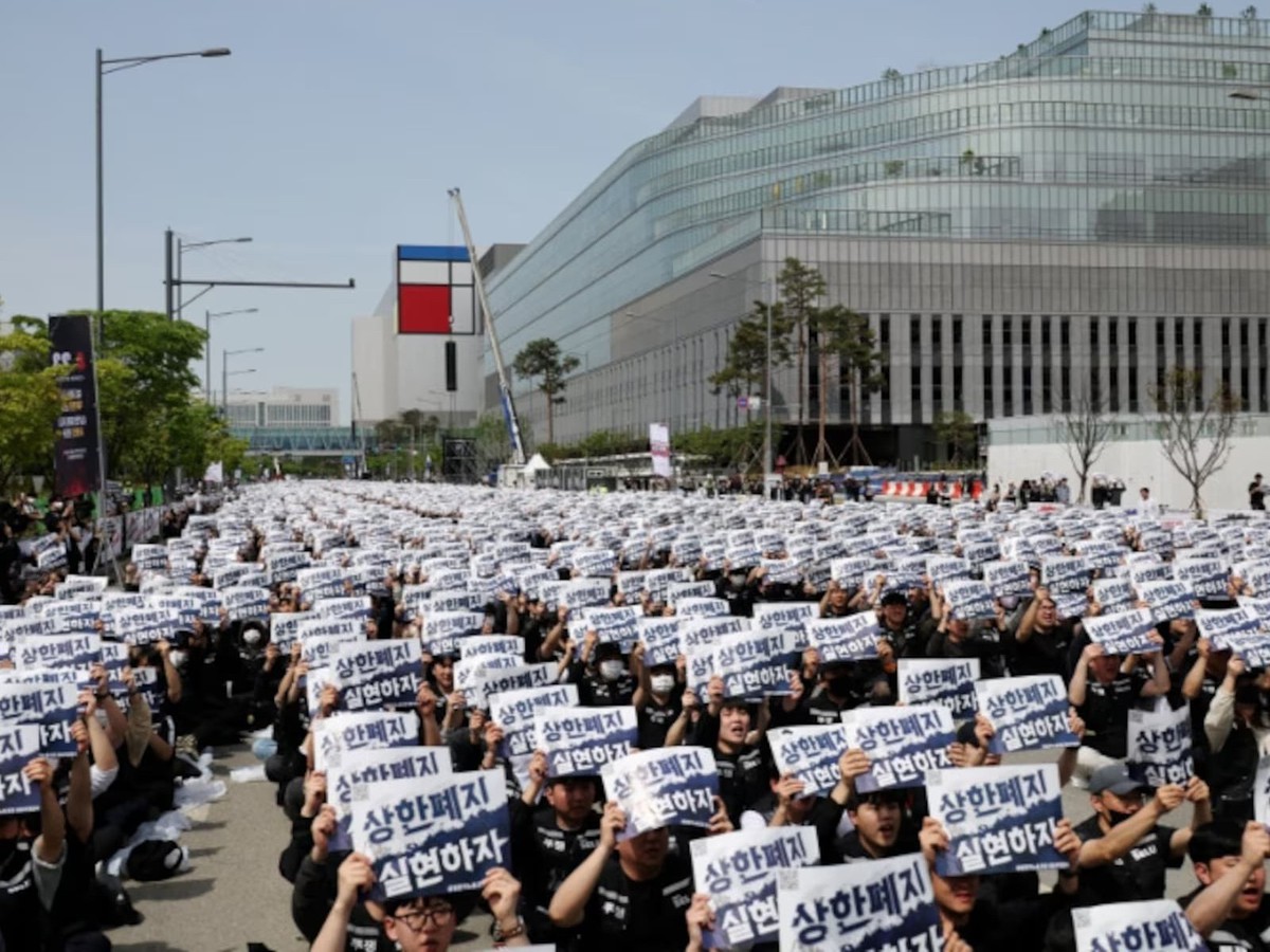 At Samsung, the global AI boom spurred a looming strike and deep divisions