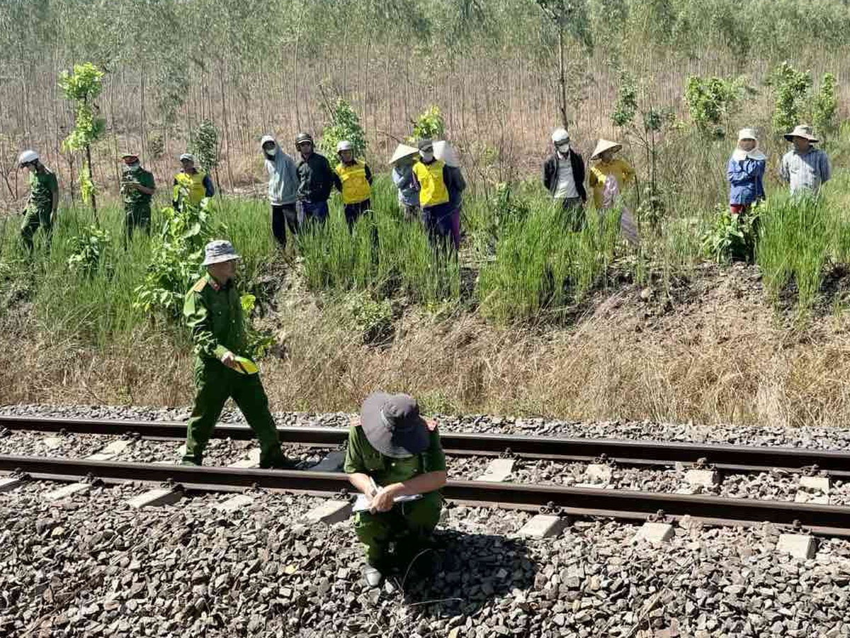 Railway worker killed by freight train in Vietnam
