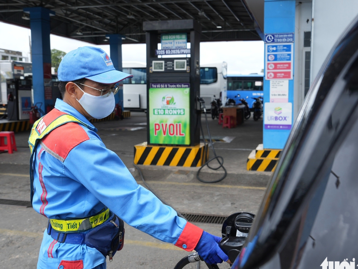 Vietnamese drivers share experiences with E10 biofuel