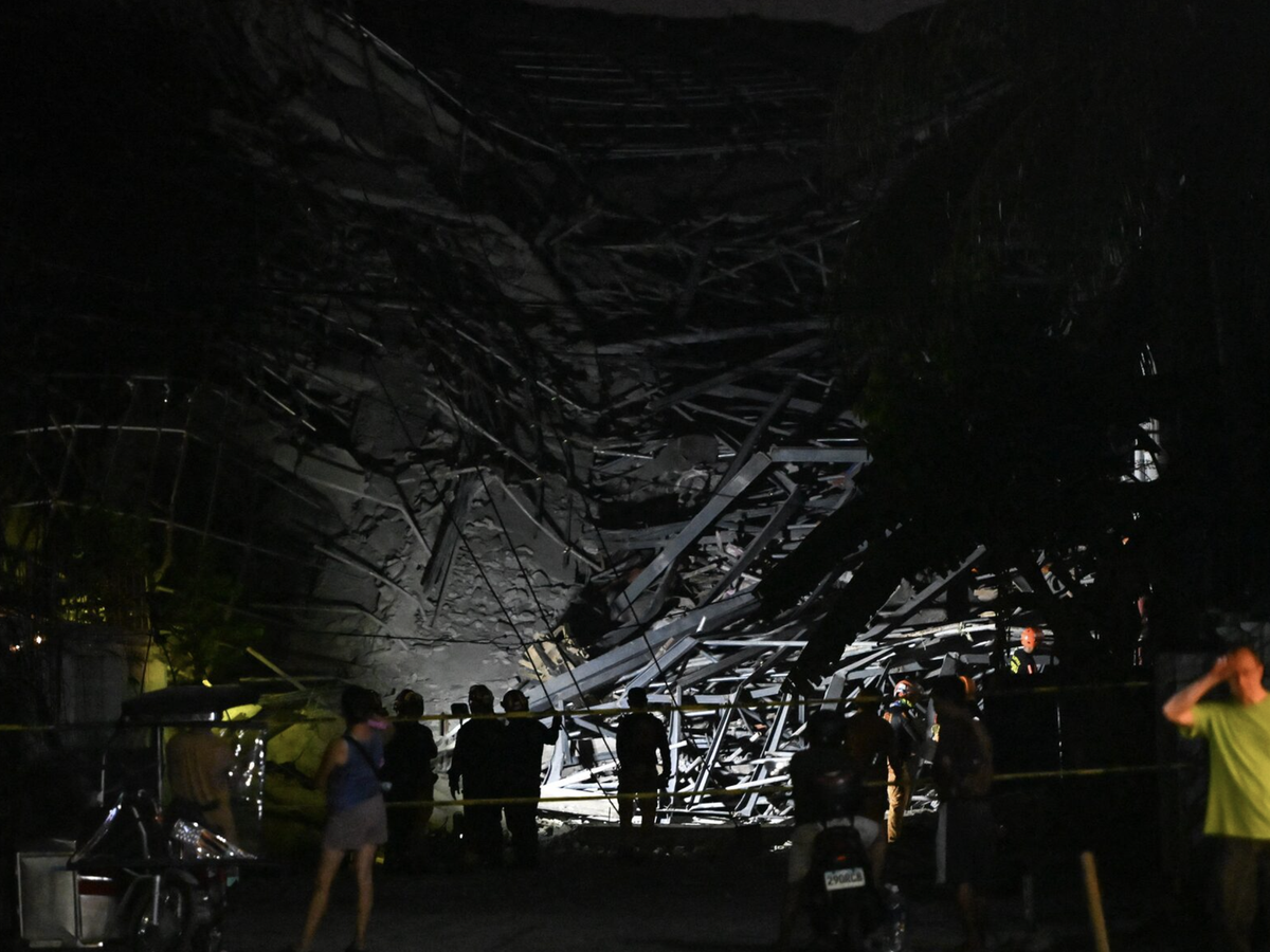 Death toll rises to three with 17 still missing after Philippine building collapse