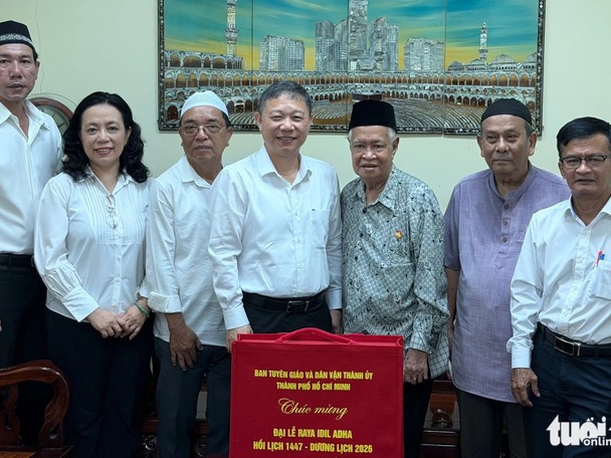 Ho Chi Minh City leaders extend Raya Idil Adha greetings to Muslim community