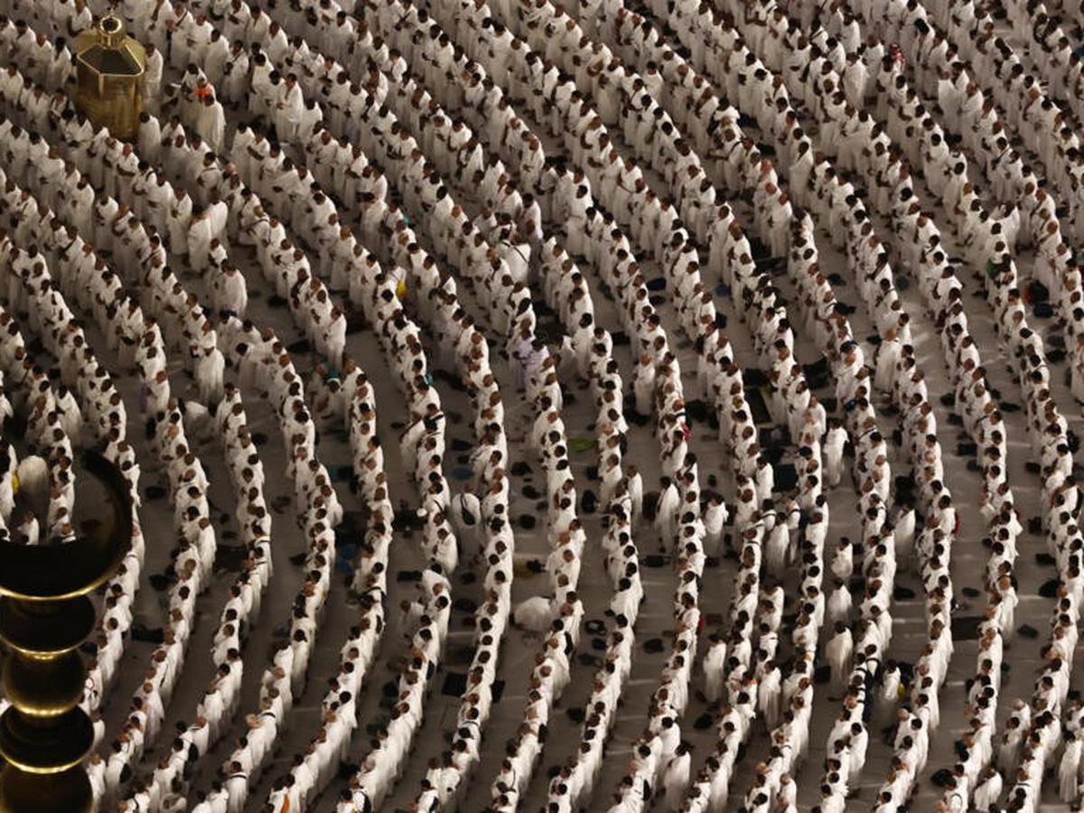 Saudi Arabia turns to drones to shield pilgrims from extreme heat