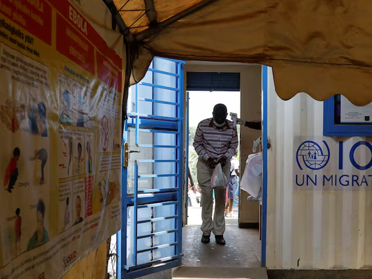 WHO identifies Ebola treatments, vaccines be tested in trials amid outbreak