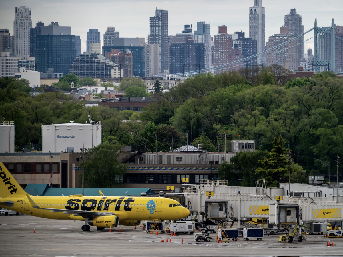 Airlines scramble to help stranded Spirit passengers after budget carrier collapses