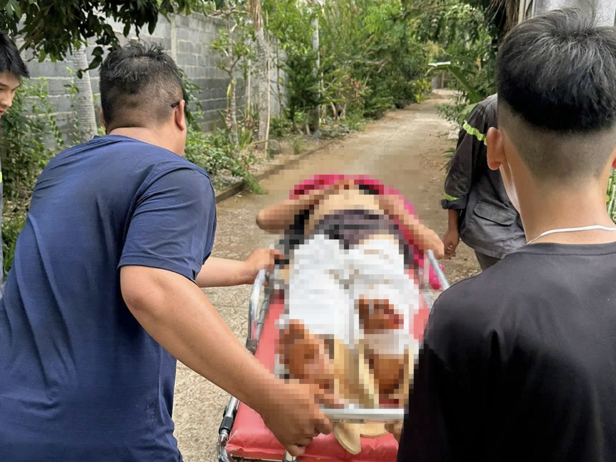 Ho Chi Minh City rescuers save man who fell into 35-meter-deep well