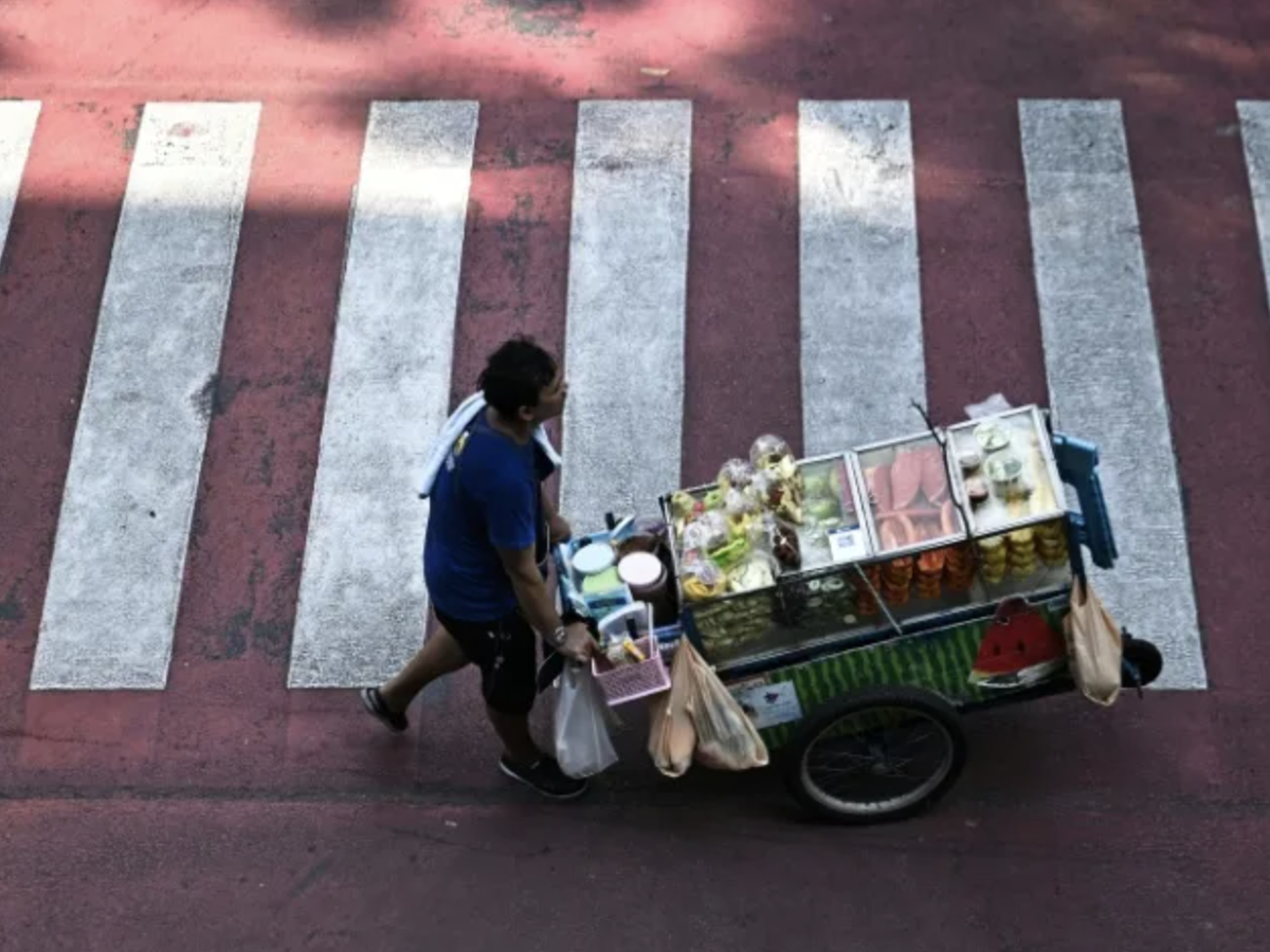 Bangkok food vendor curbs push city staple from the streets