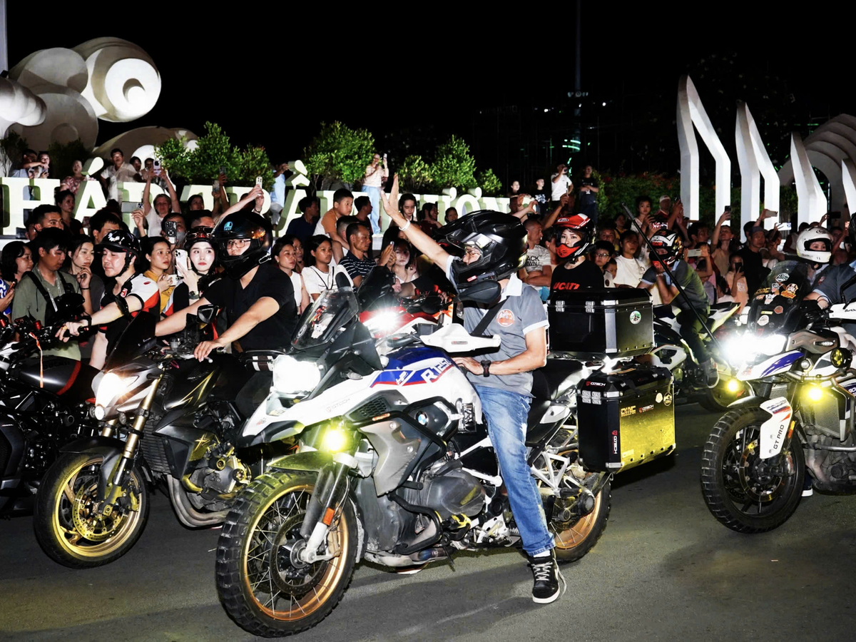Over 1,000 local, international bikers join Asia-Pacific motorcycle festival in south-central Vietnam
