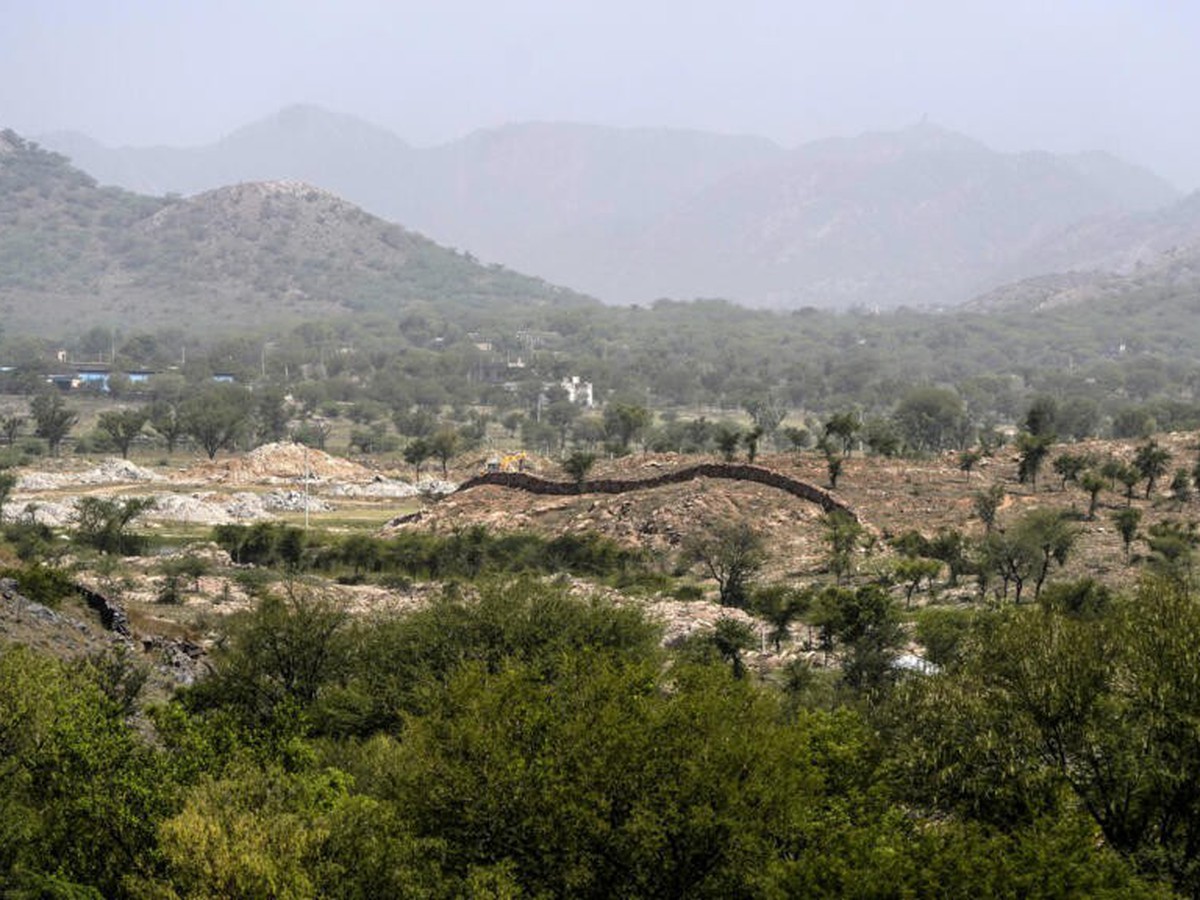 Mining turns India's heat-shield hills to dust