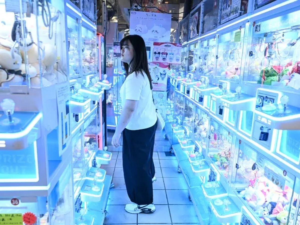 'Totally hooked': Hong Kong targets claw machine addiction