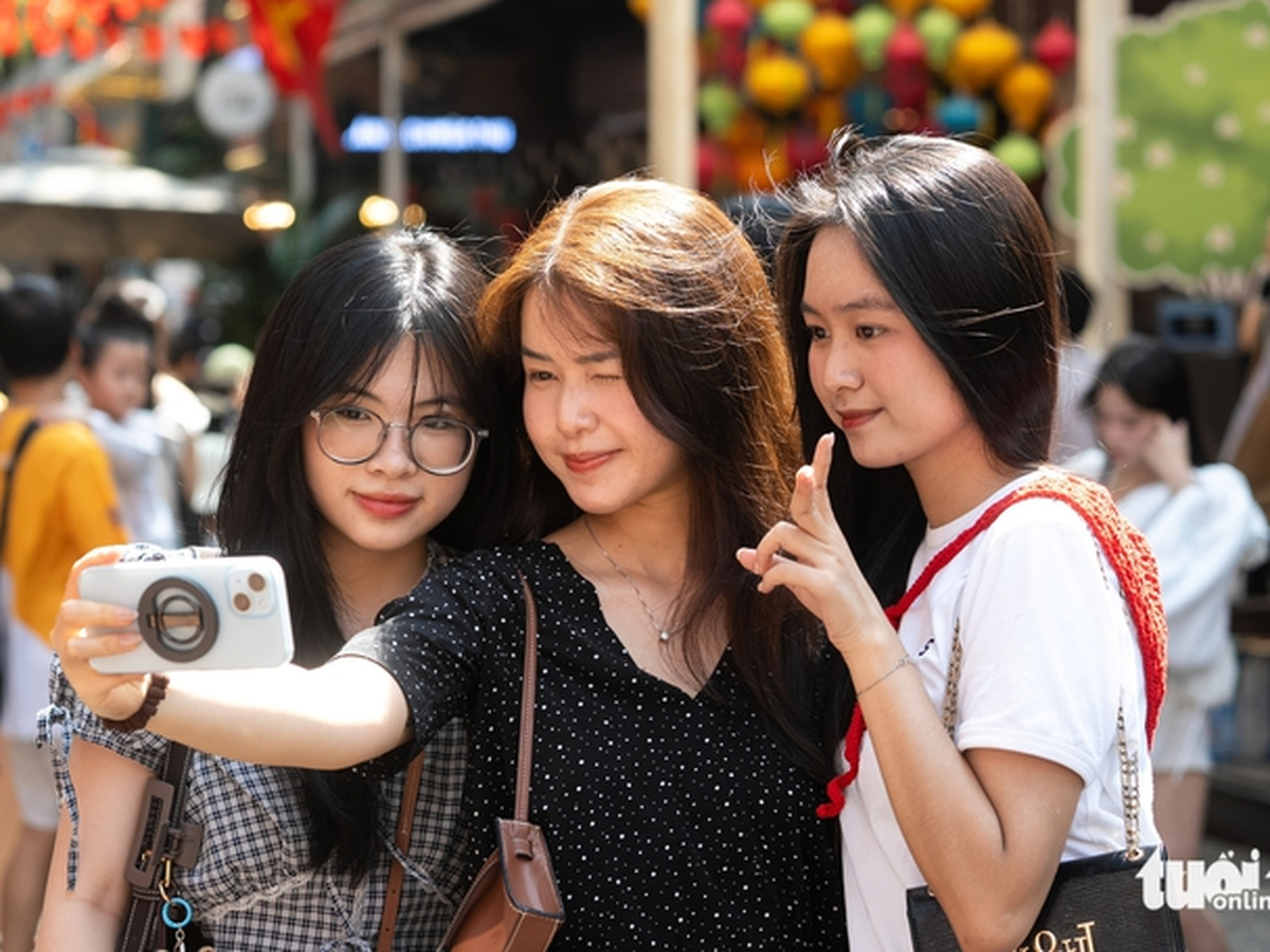 Ho Chi Minh City welcomes over 1.69mn visitors during 9-day holiday