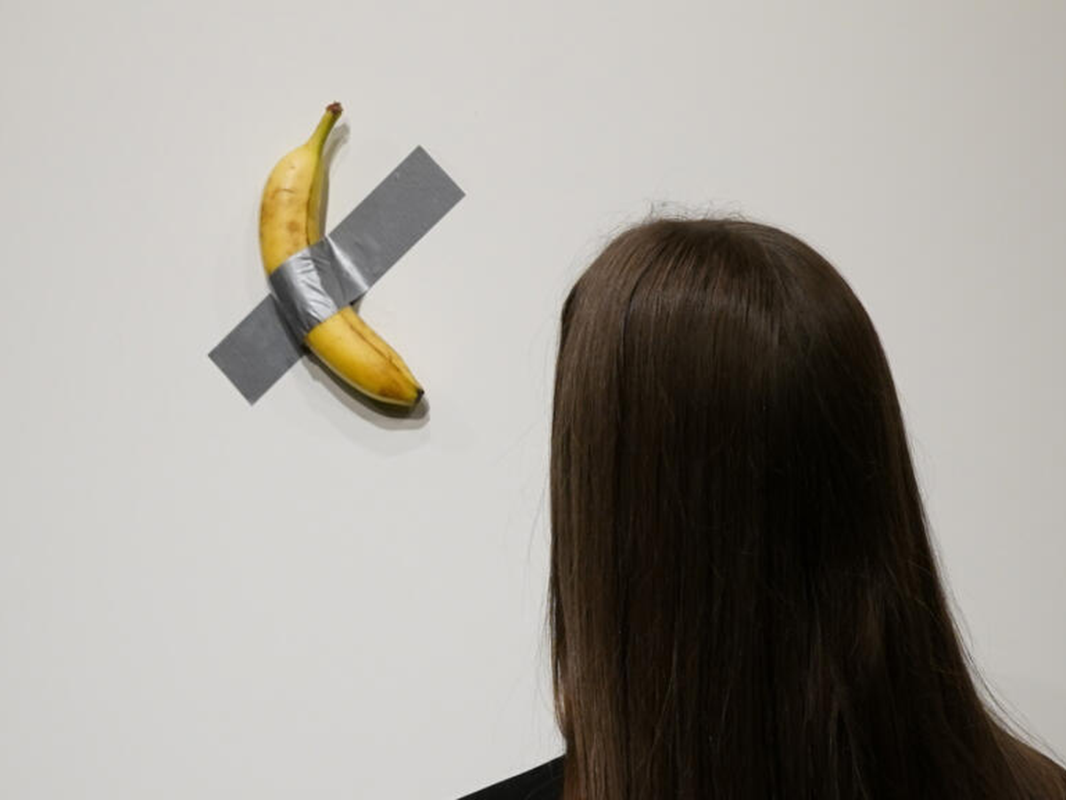 French museum reports theft of arty banana