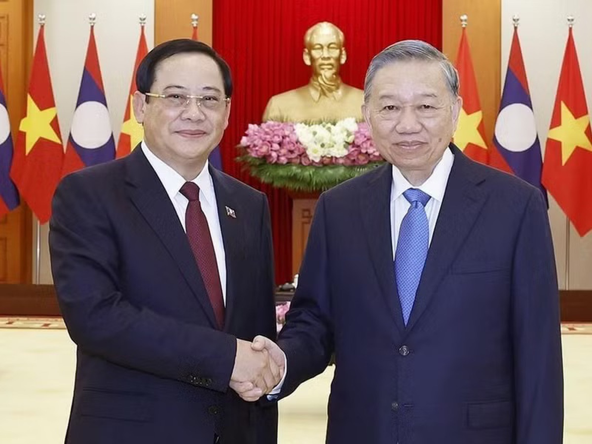 Vietnam, Laos prioritize strategic projects to boo