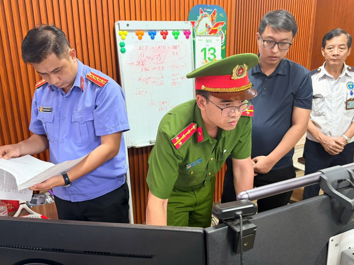 Vietnam files first criminal case over pirated Win