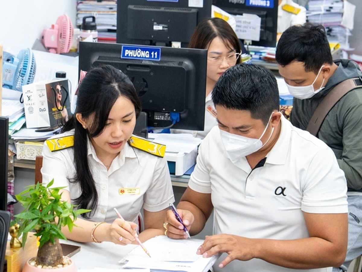 Vietnamese banks, tax authorities help household businesses go digital
