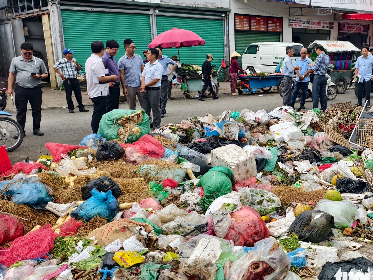 More cameras to be installed around waste-ridden wholesale market in Ho Chi Minh City