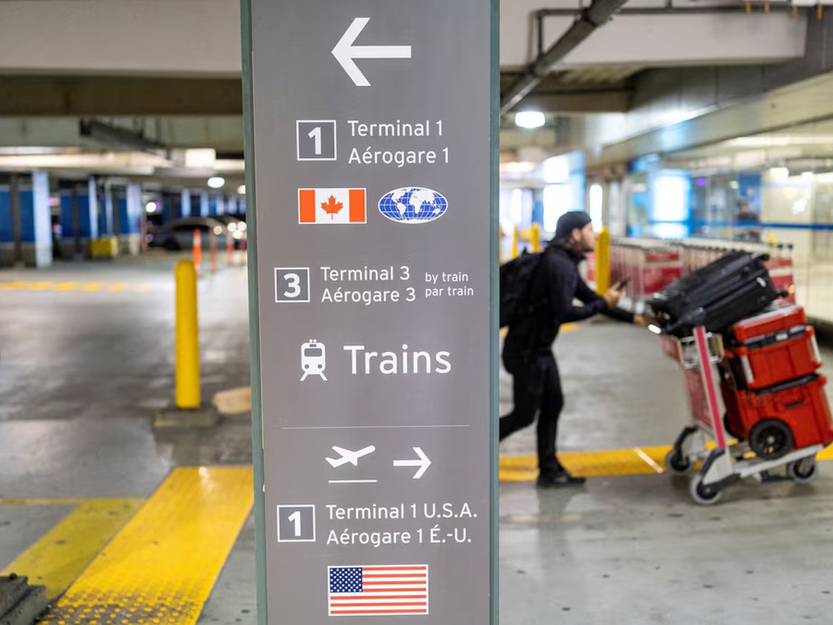 Canada launches loan program to help airlines deal