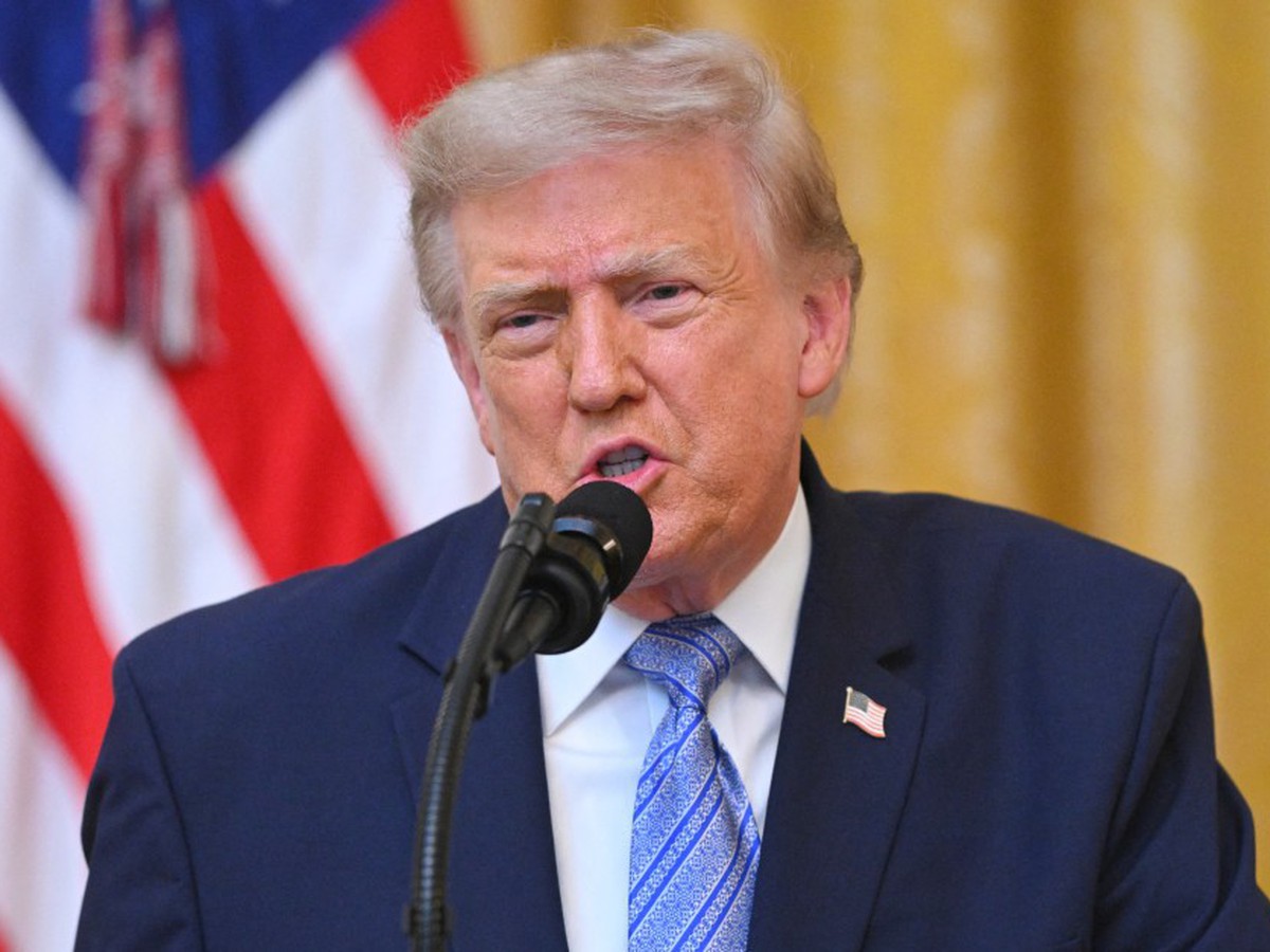 Trong Dự luật trừng phạt Nga, ông Trump muốn gồm cả Iran - Tuổi Trẻ Online