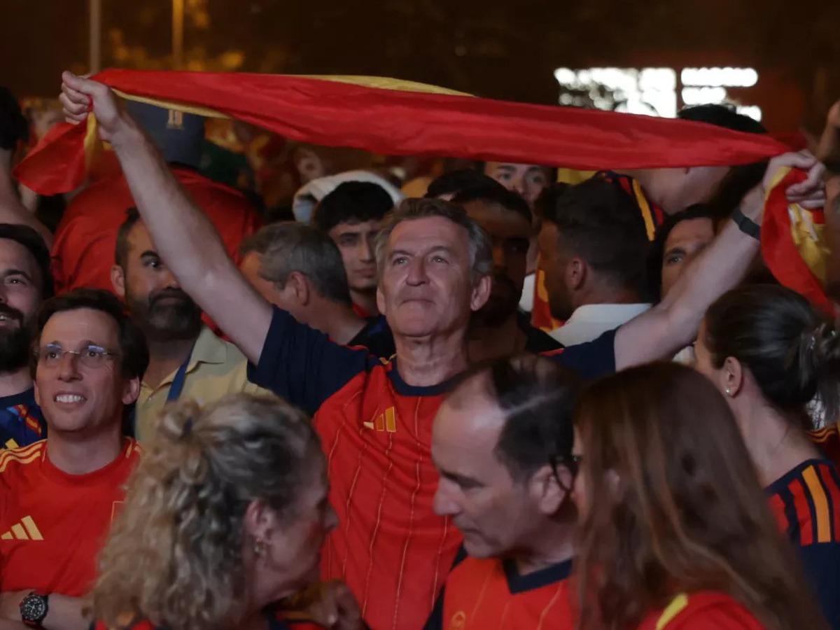 Tây Ban Nha vô địch World Cup 2026, đường phố ngập sắc cờ và ...