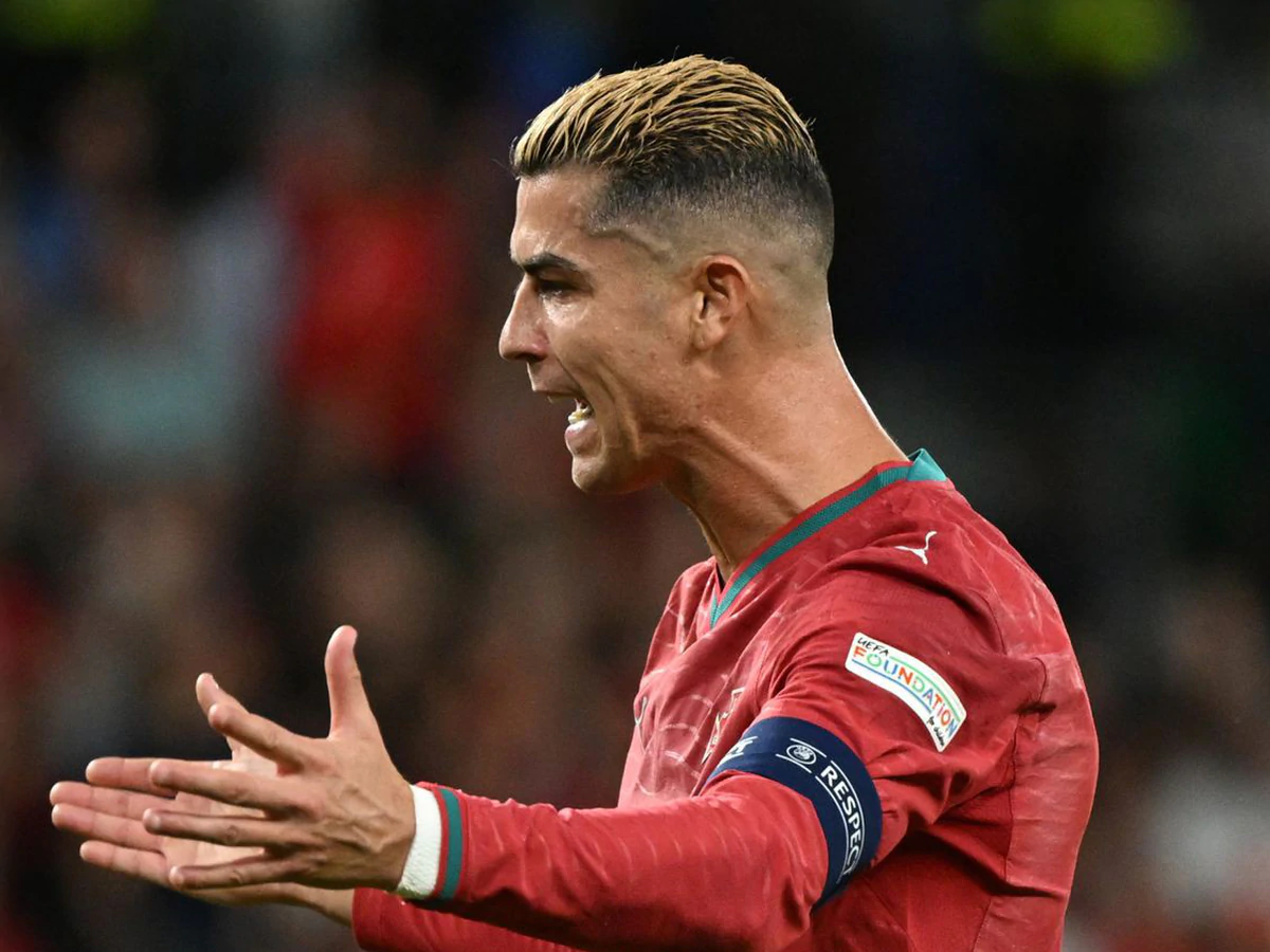 Ronaldo bỏ lỡ cơ hội khó tin và 'tịt ngòi' ở trận ra mắt của HLV Jorge  Jesus - Tuổi Trẻ Online